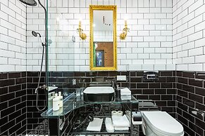 Villa Pera Suite Hotel