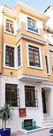 Villa Pera Suite Hotel
