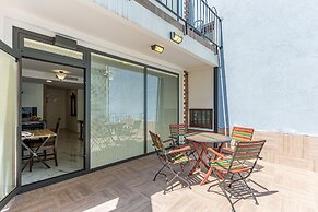 Villa Pera Suite Hotel