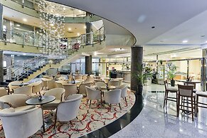 KINGS PARK HOTEL
