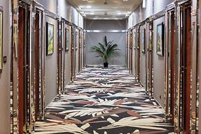 KINGS PARK HOTEL