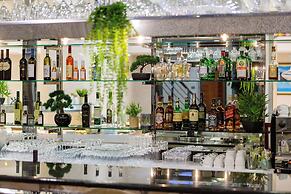 KINGS PARK HOTEL