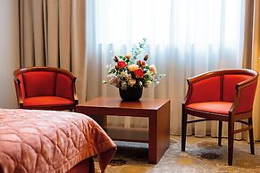 KINGS PARK HOTEL