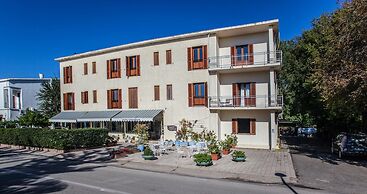 Hotel Sandalyon