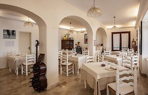 Hotel Sandalyon