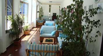 Hotel Sandalyon