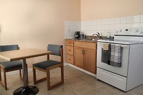 Perth Plaza Inn & Suites