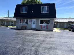 Perth Plaza Inn & Suites
