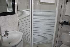 Perth Plaza Inn & Suites