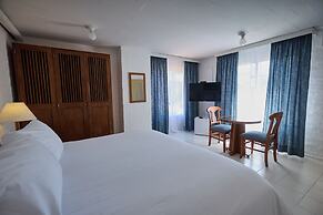 Las Olas Resort