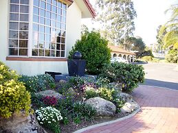 McNevin's Warwick Motel