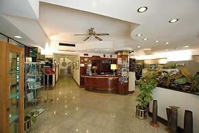 Hotel Crystal & Residence