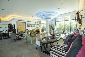 Wave Hotel Pattaya