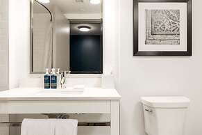 Four Points by Sheraton Kelowna Airport
