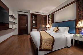 Skylark Hotel