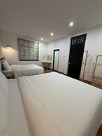 Skylark Hotel