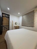 Skylark Hotel