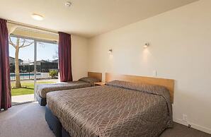 Parkside Motel
