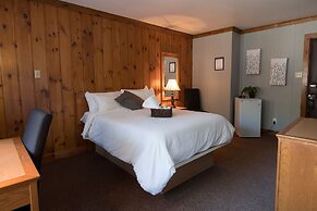 Comme Chez Soi Restaurant & Auberge