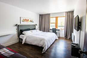 Comme Chez Soi Restaurant & Auberge