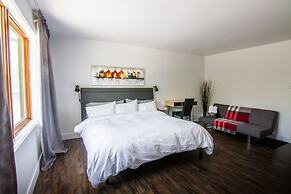 Comme Chez Soi Restaurant & Auberge
