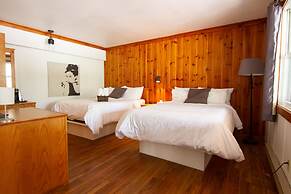 Comme Chez Soi Restaurant & Auberge