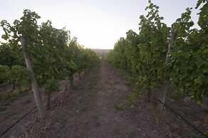 Barristers Block Vigneron Villa