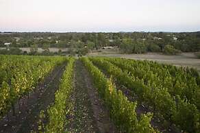 Barristers Block Vigneron Villa