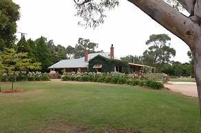Barristers Block Vigneron Villa