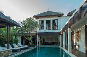 Arwana Estate