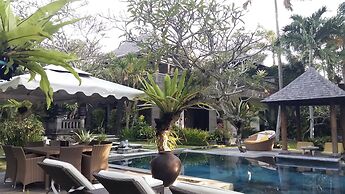 Arwana Estate