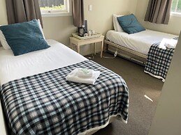 Fat Owl Motel, Bar & Eatery