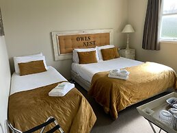 Fat Owl Motel, Bar & Eatery