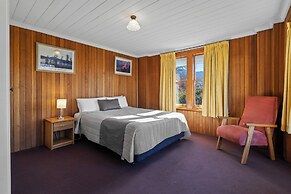 Riverfront Motel & Restaurant
