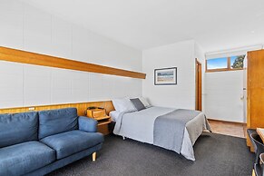 Riverfront Motel & Restaurant