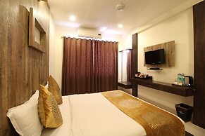 Marigold- Newly Renovated Hotel