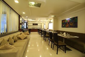 Marigold- Newly Renovated Hotel