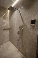 Marigold- Newly Renovated Hotel
