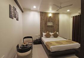 Marigold- Newly Renovated Hotel