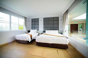 Bor Saen Pool Villa