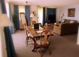 Heron's Landing Hotel
