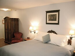 Heron's Landing Hotel