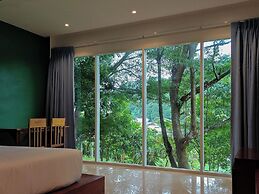 Phi Phi Chang Grand Resort & Spa
