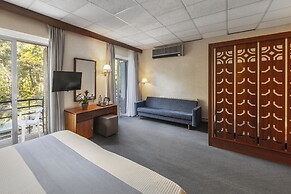 Forest Park Hotel