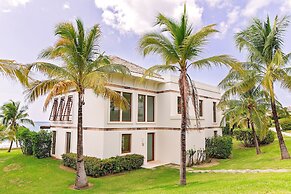 Las Verandas Hotel & Villas