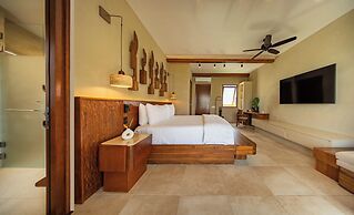 Las Verandas Hotel & Villas