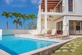 Las Verandas Hotel & Villas