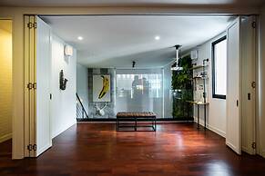 Benviar Tonson Residence