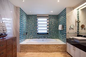 Benviar Tonson Residence