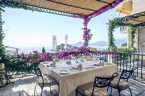 Hotel Azimut
